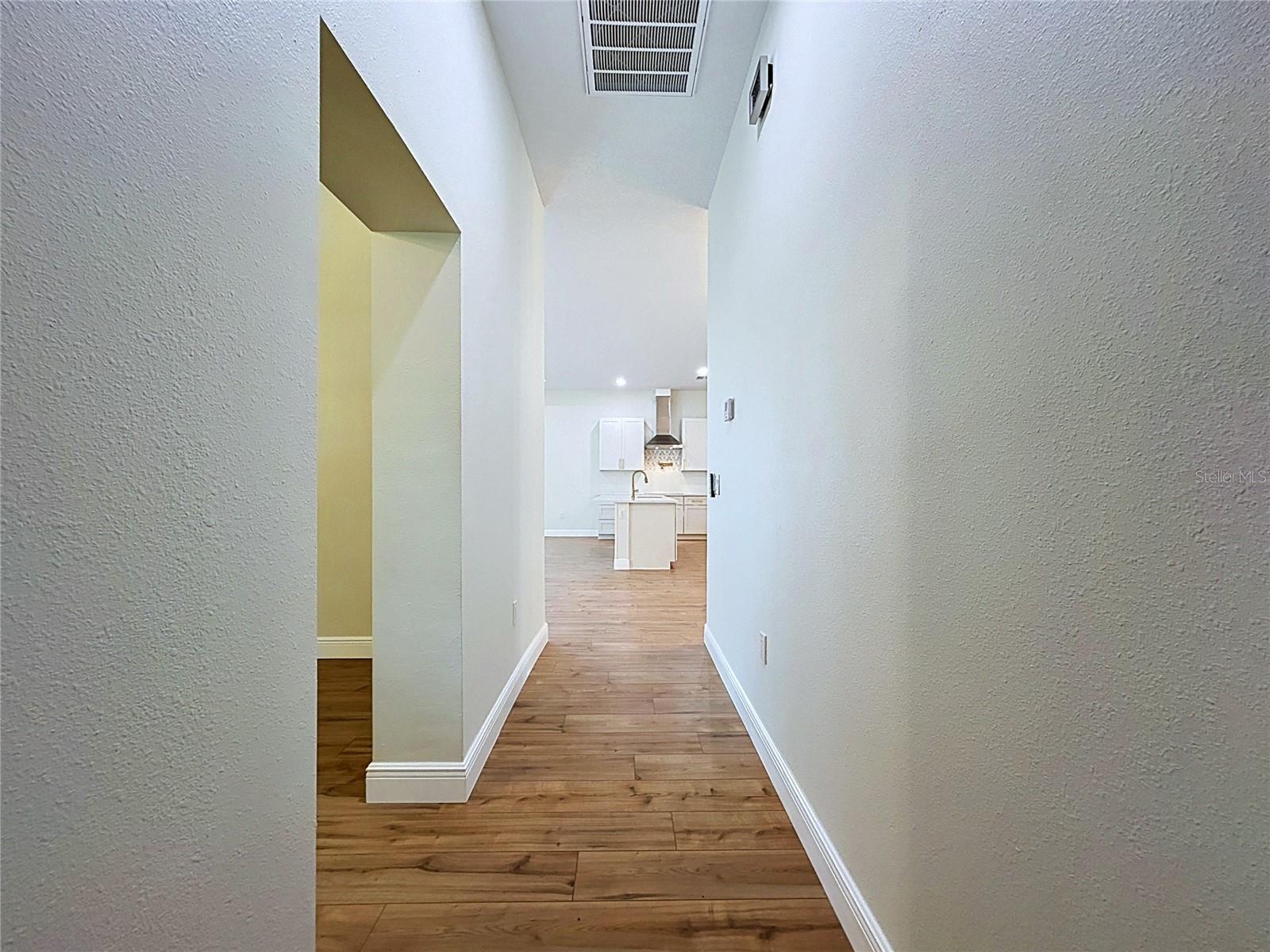 KNOLLWOOD ACRES - Residential