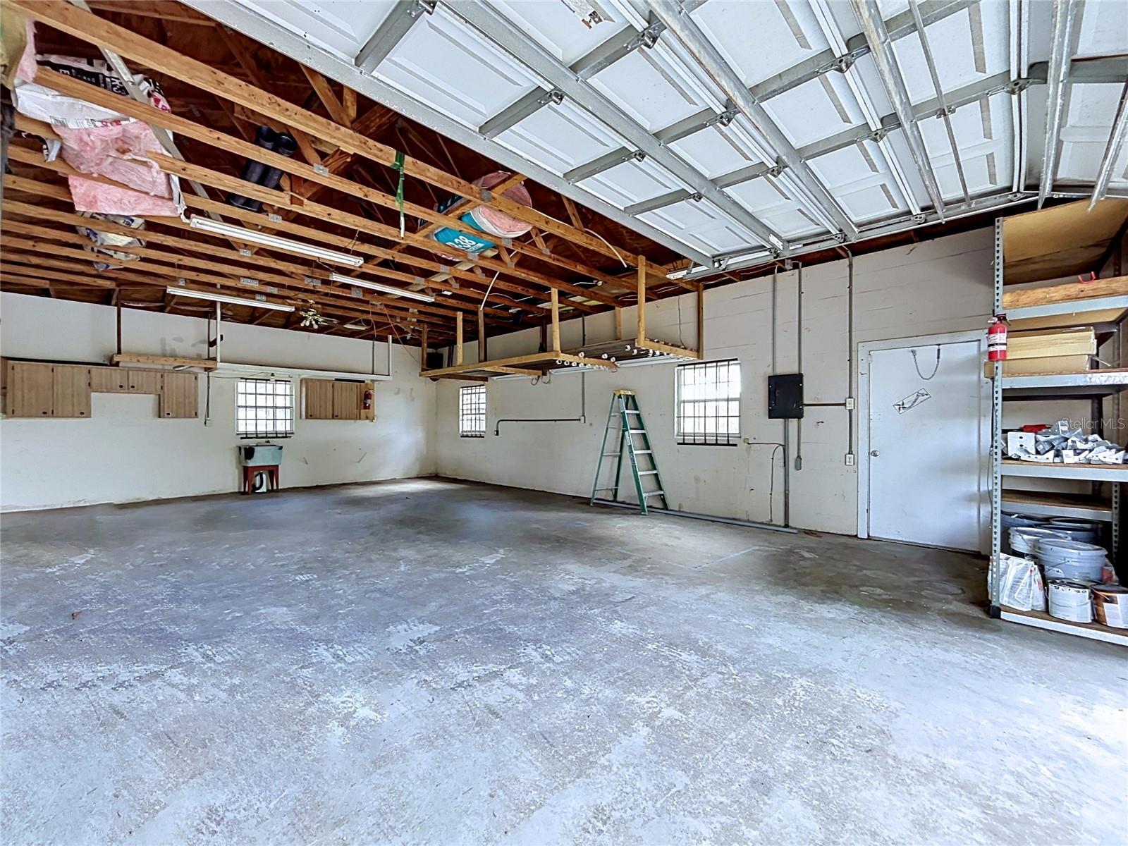 KNOLLWOOD ACRES - Residential