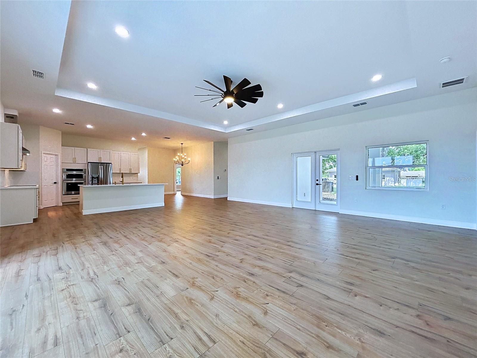 KNOLLWOOD ACRES - Residential