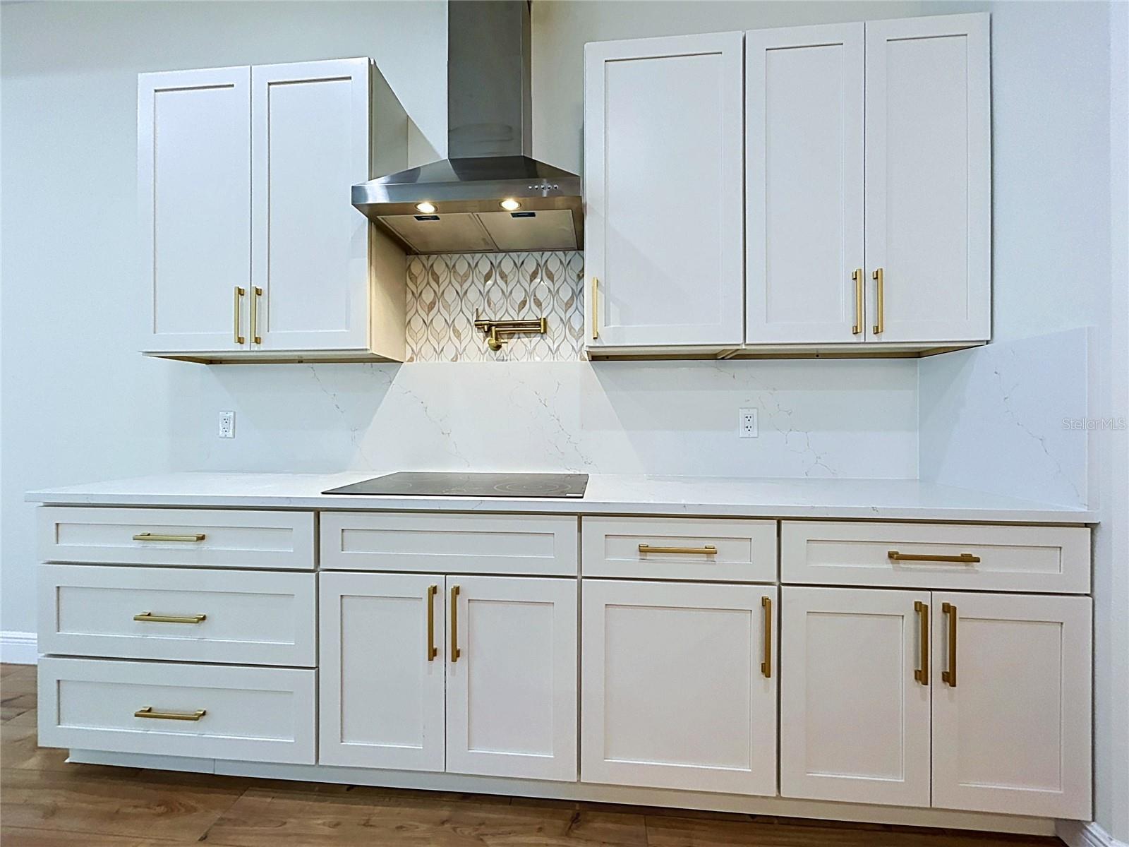 KNOLLWOOD ACRES - Residential