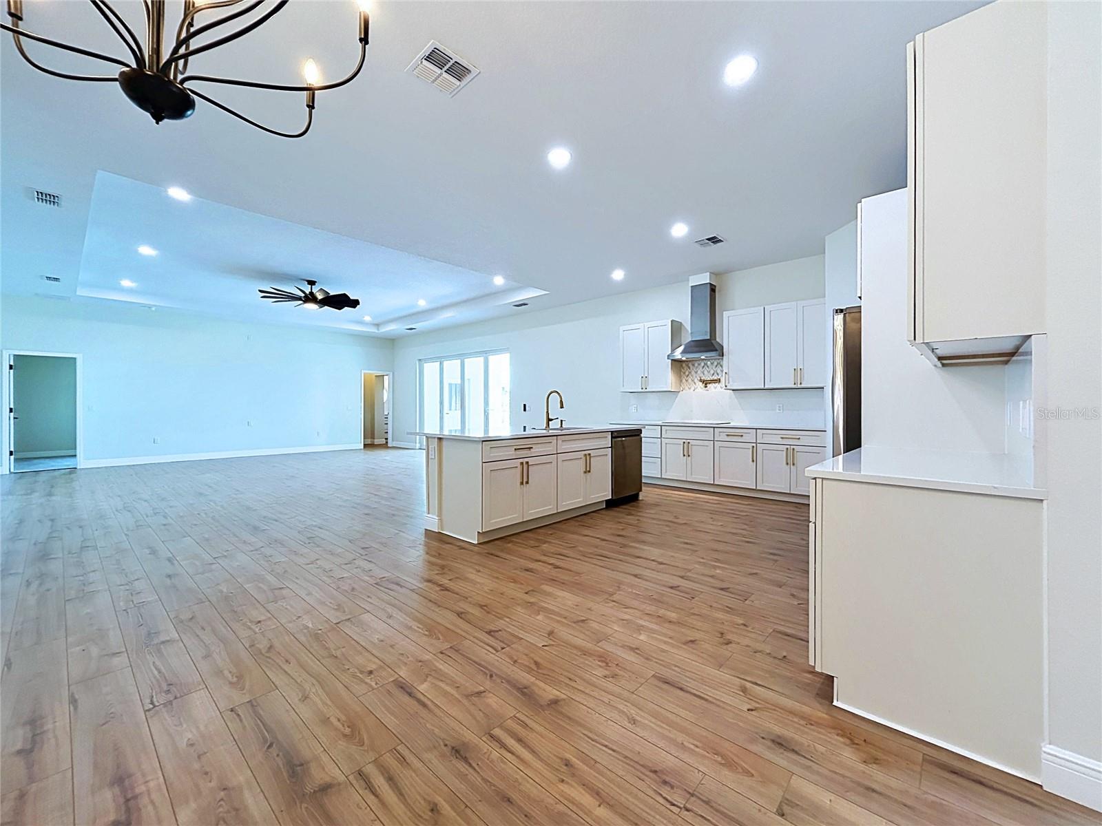 KNOLLWOOD ACRES - Residential