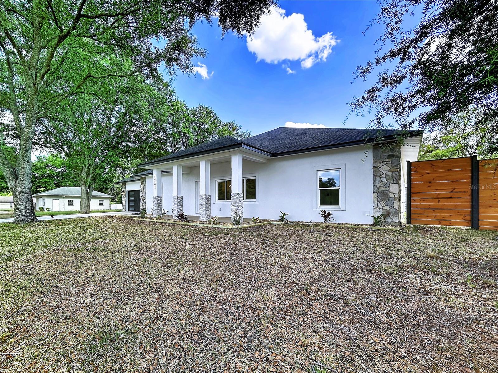 KNOLLWOOD ACRES - Residential