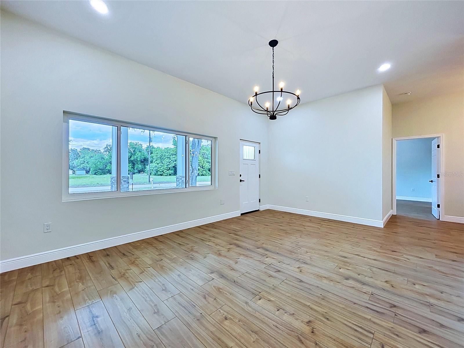 KNOLLWOOD ACRES - Residential