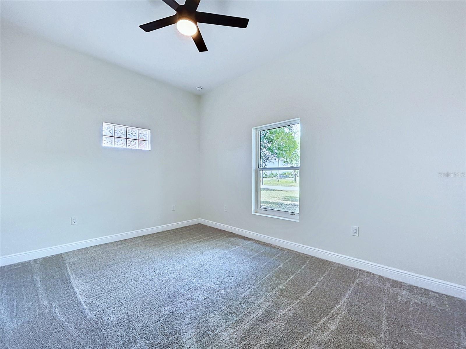 KNOLLWOOD ACRES - Residential