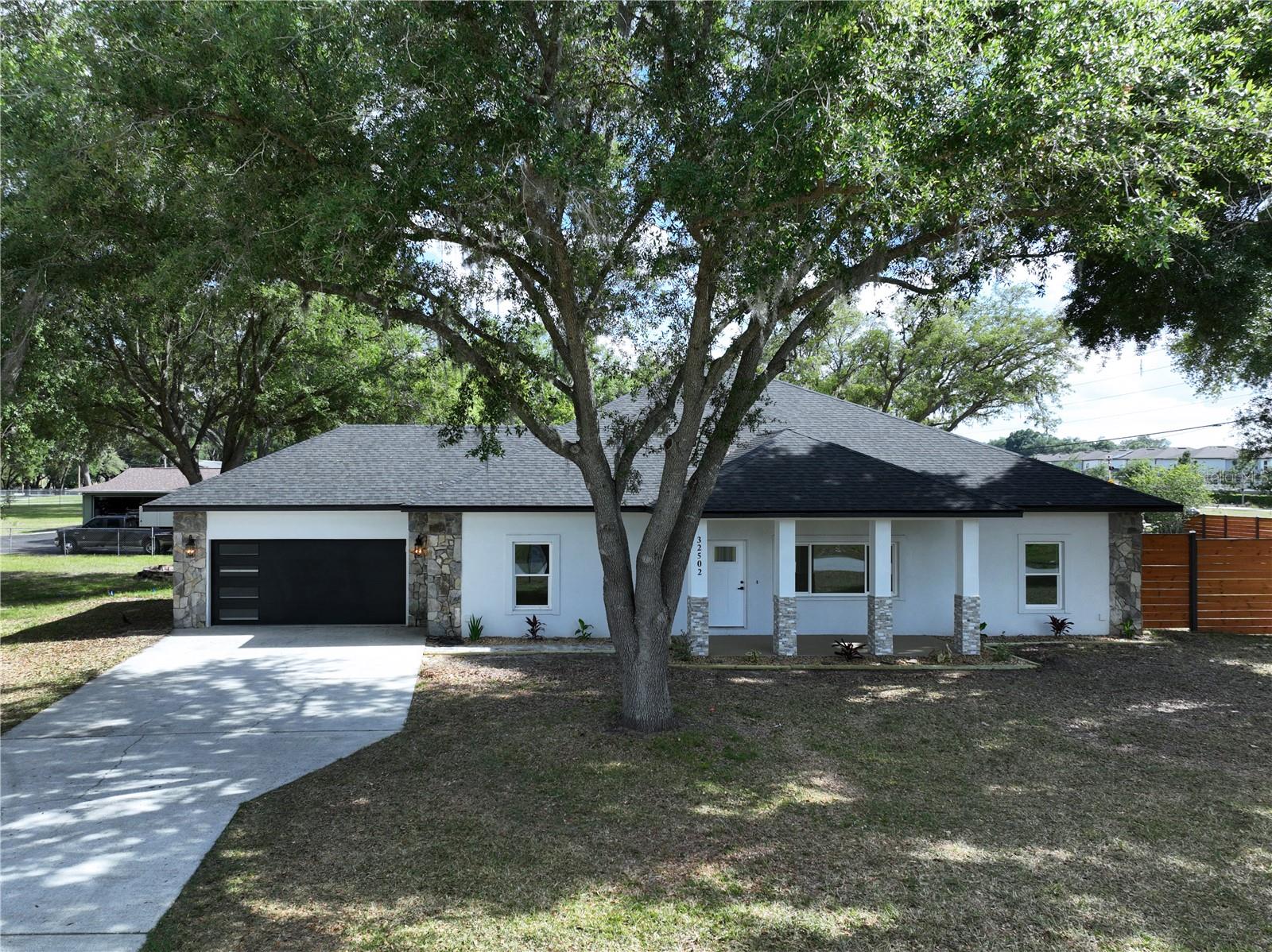 KNOLLWOOD ACRES - Residential