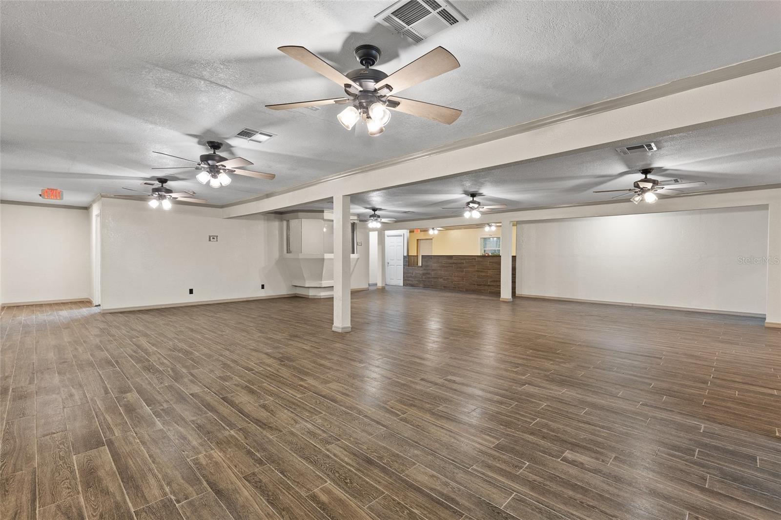 LOCKHARTS - Commercial Sale