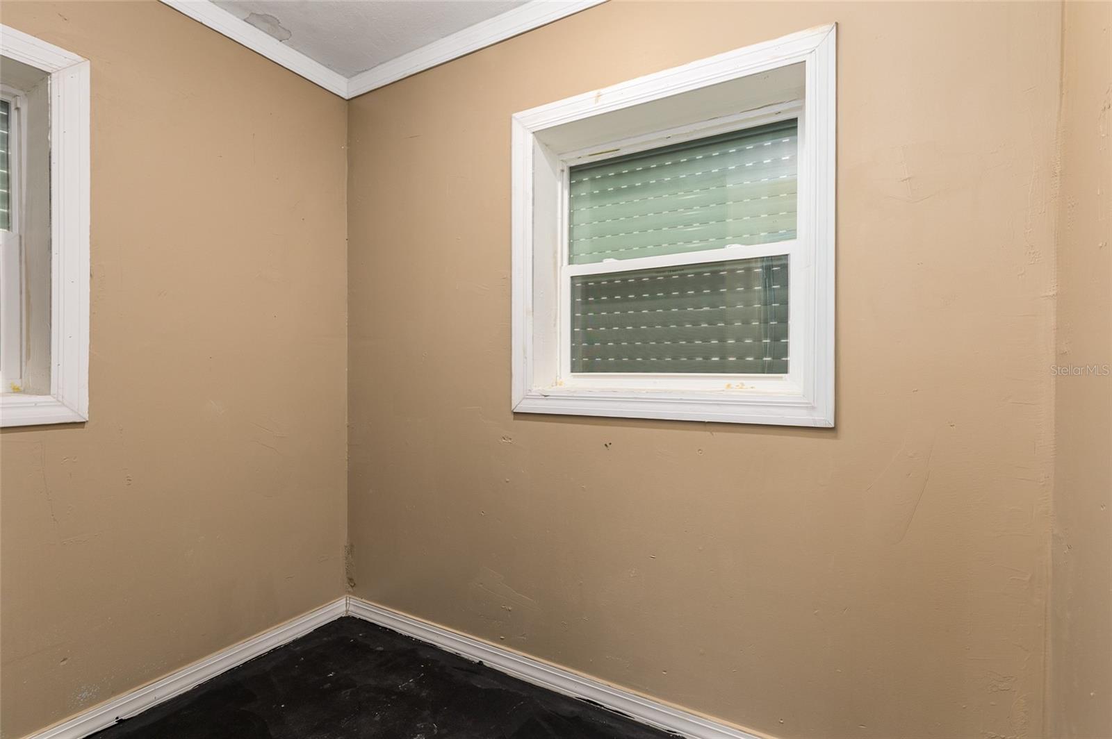 LOCKHARTS - Commercial Sale