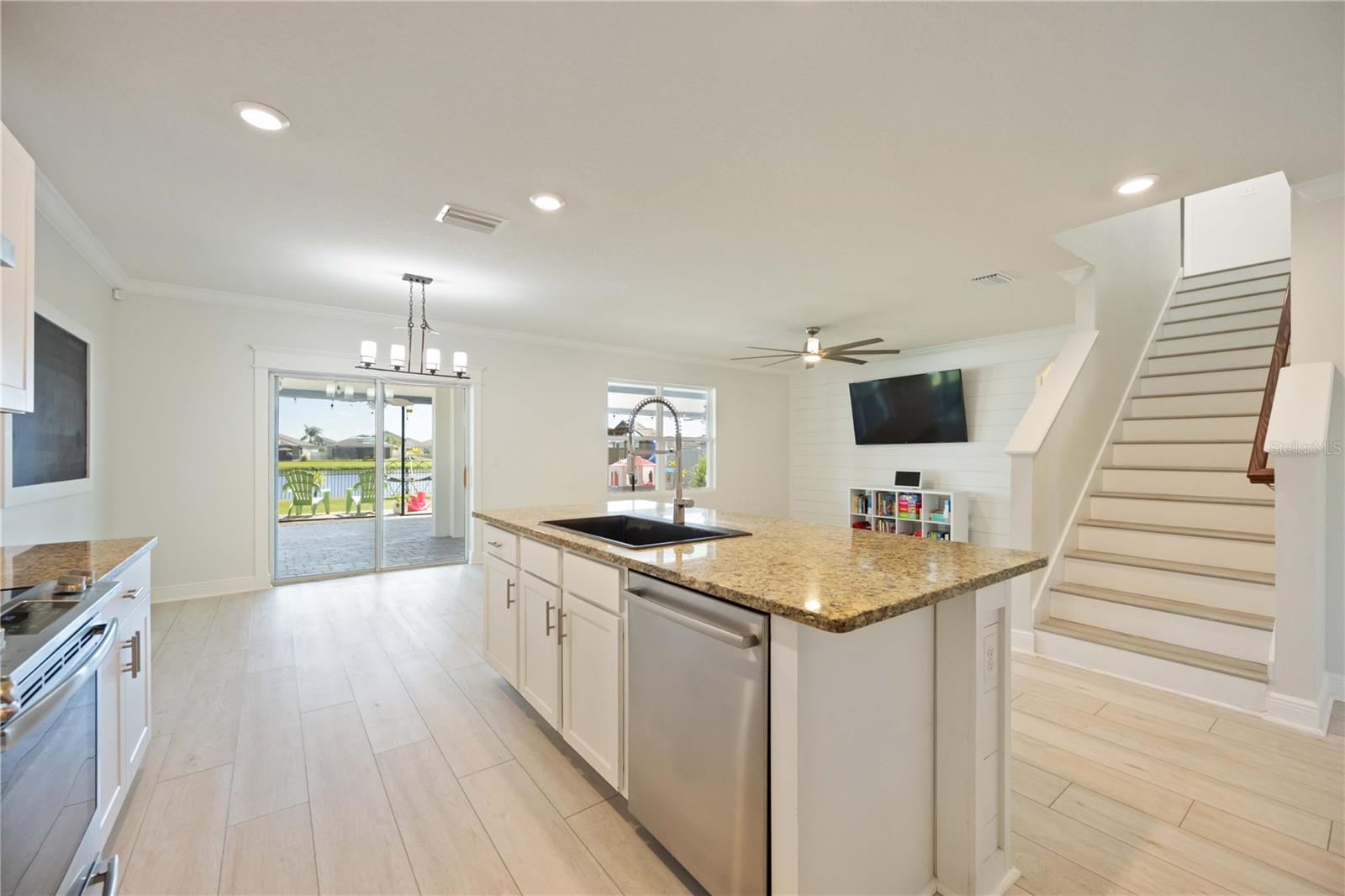 DEL TIERRA PH IV-A - Residential