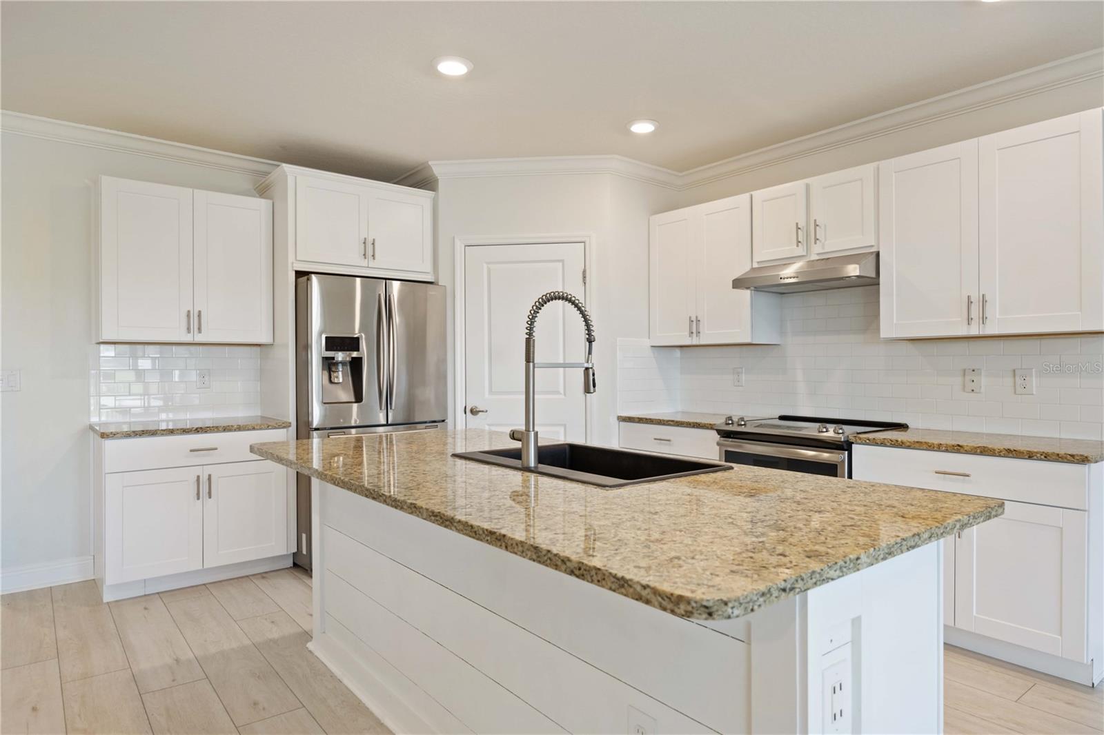 DEL TIERRA PH IV-A - Residential