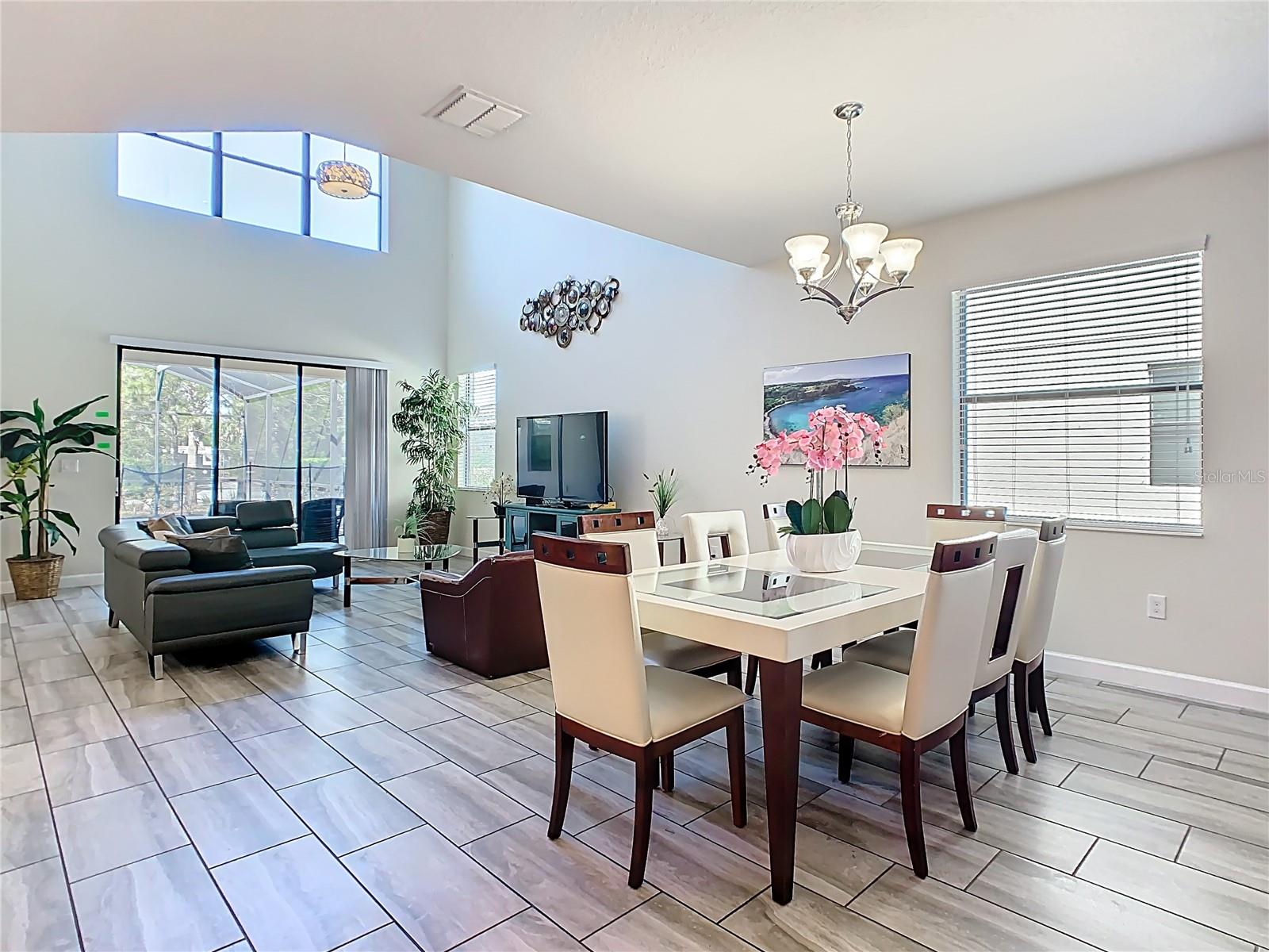 5528 SOLTERRA CIRCLE