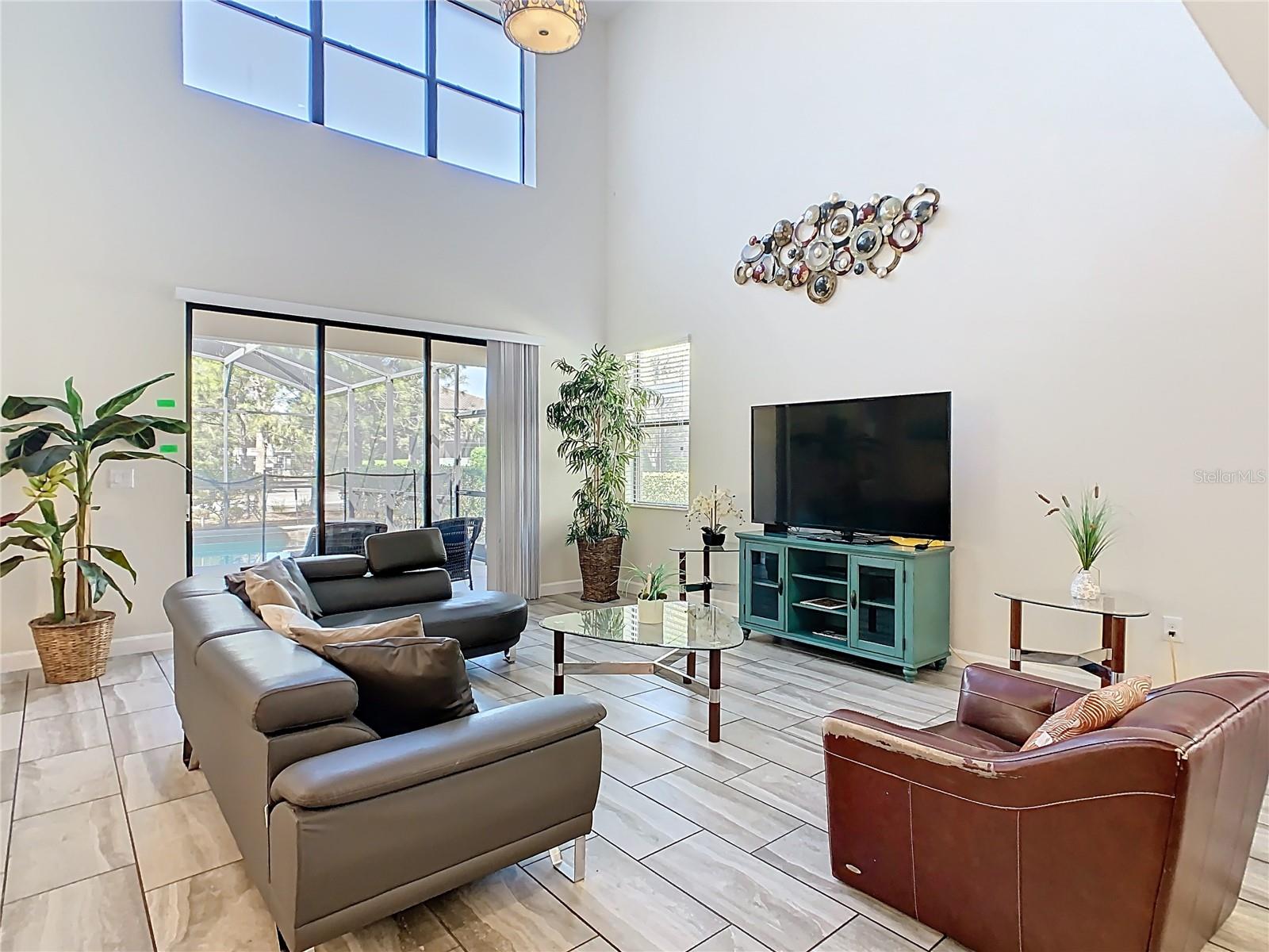 5528 SOLTERRA CIRCLE