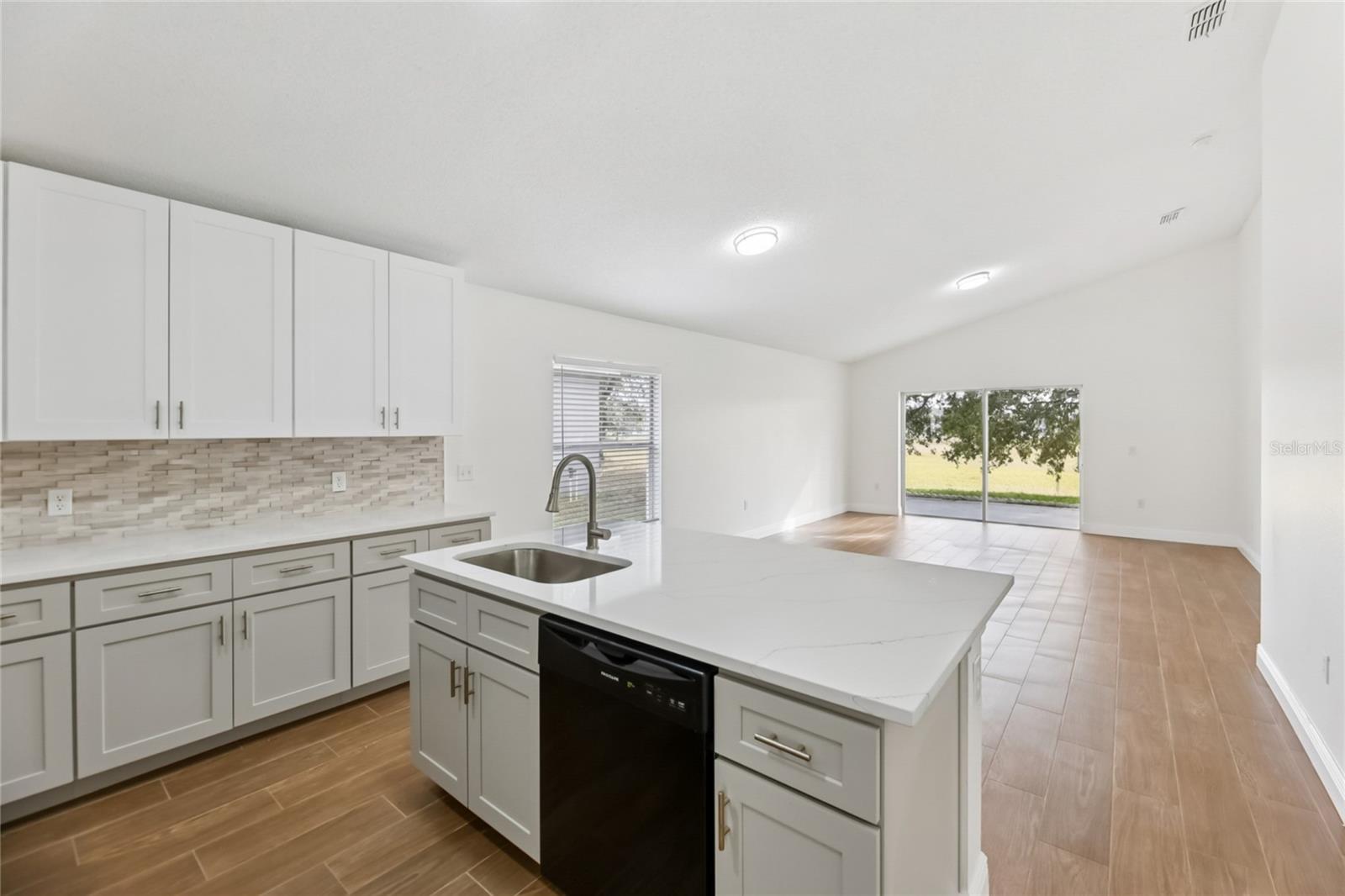 HEATHER HILL PH 02 - Residential