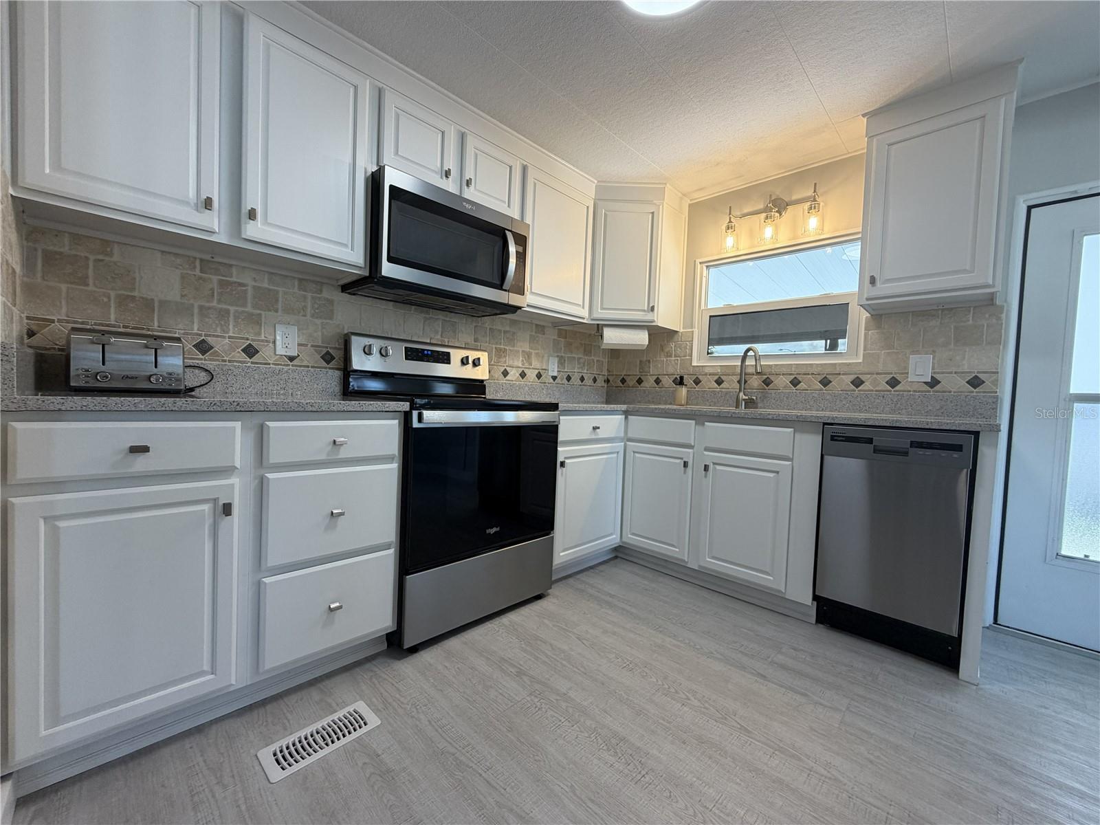 TRI-PAR ESTATES - Residential