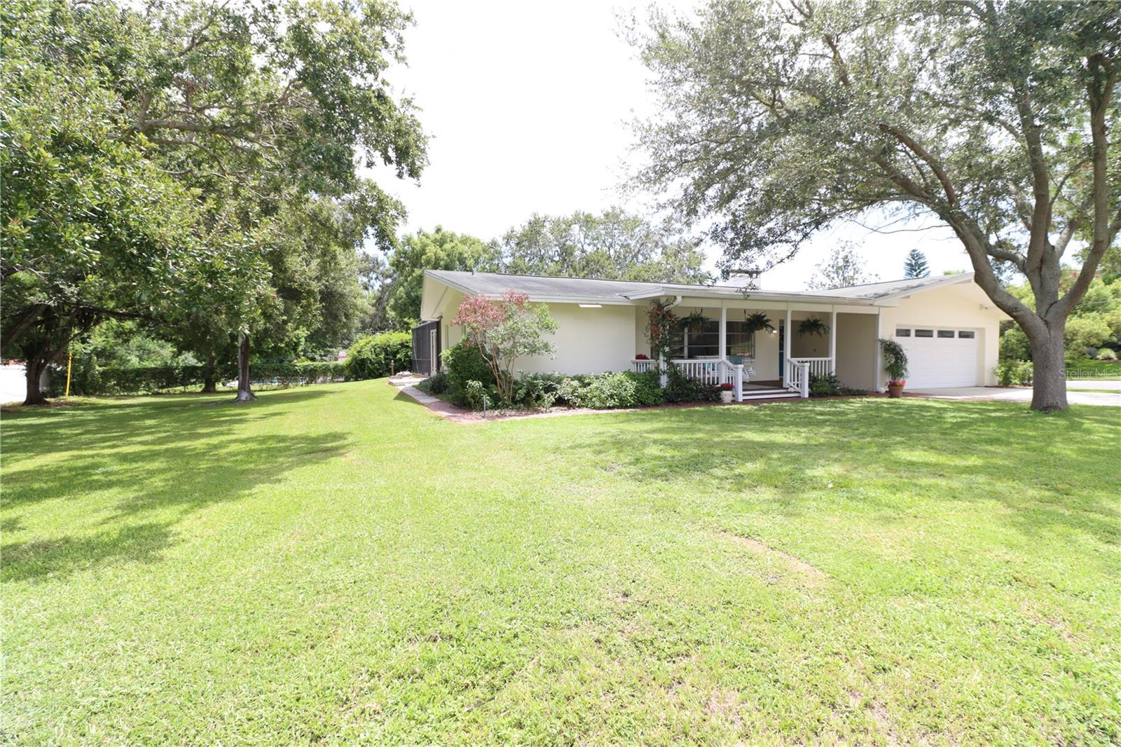 1665 MAGNOLIA DRIVE