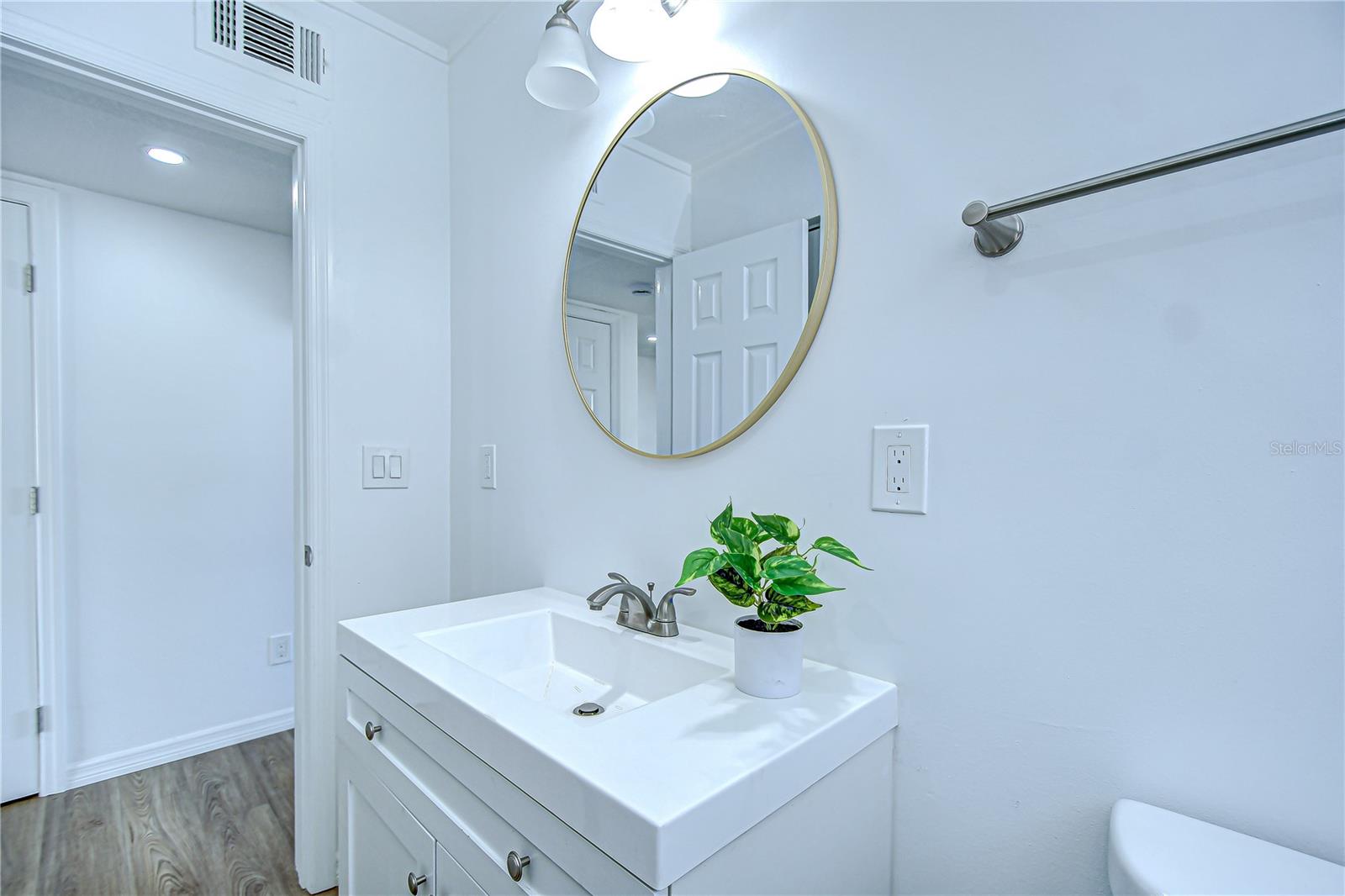 NORTH MADEIRA SHORES - Residential Lease