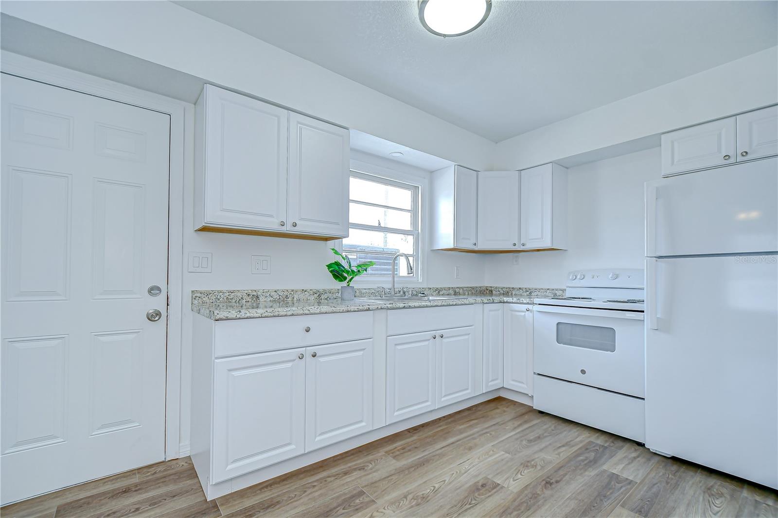 NORTH MADEIRA SHORES - Residential Lease