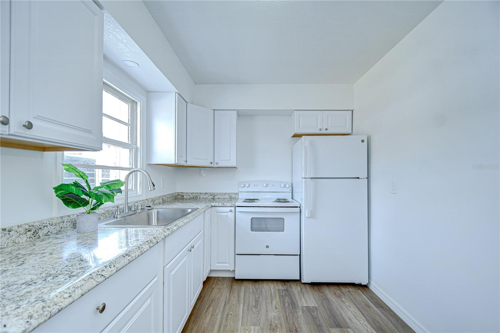 NORTH MADEIRA SHORES - Residential Lease