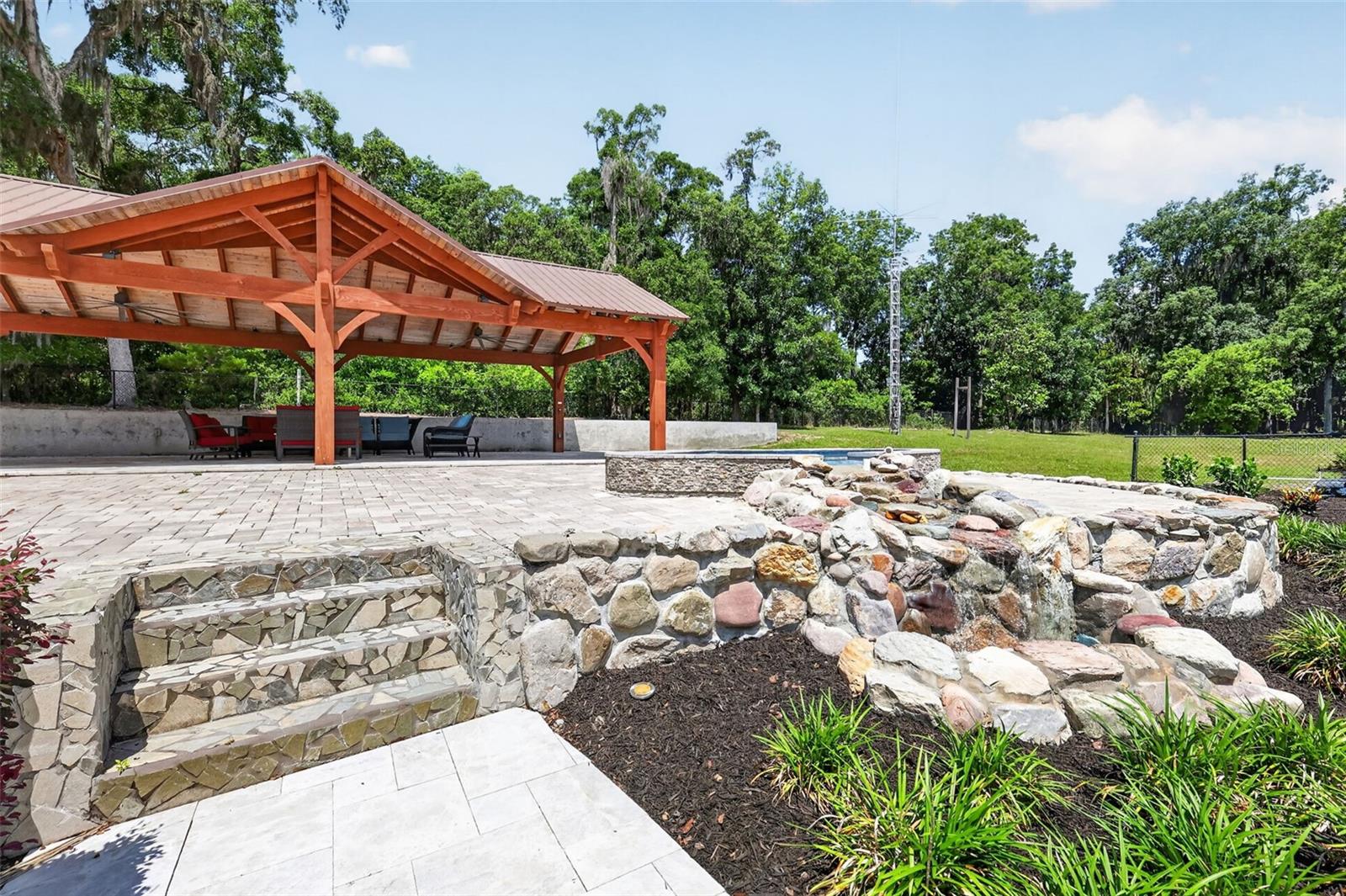 NORRIS DUPONT & GAUDRY GRANT - Residential