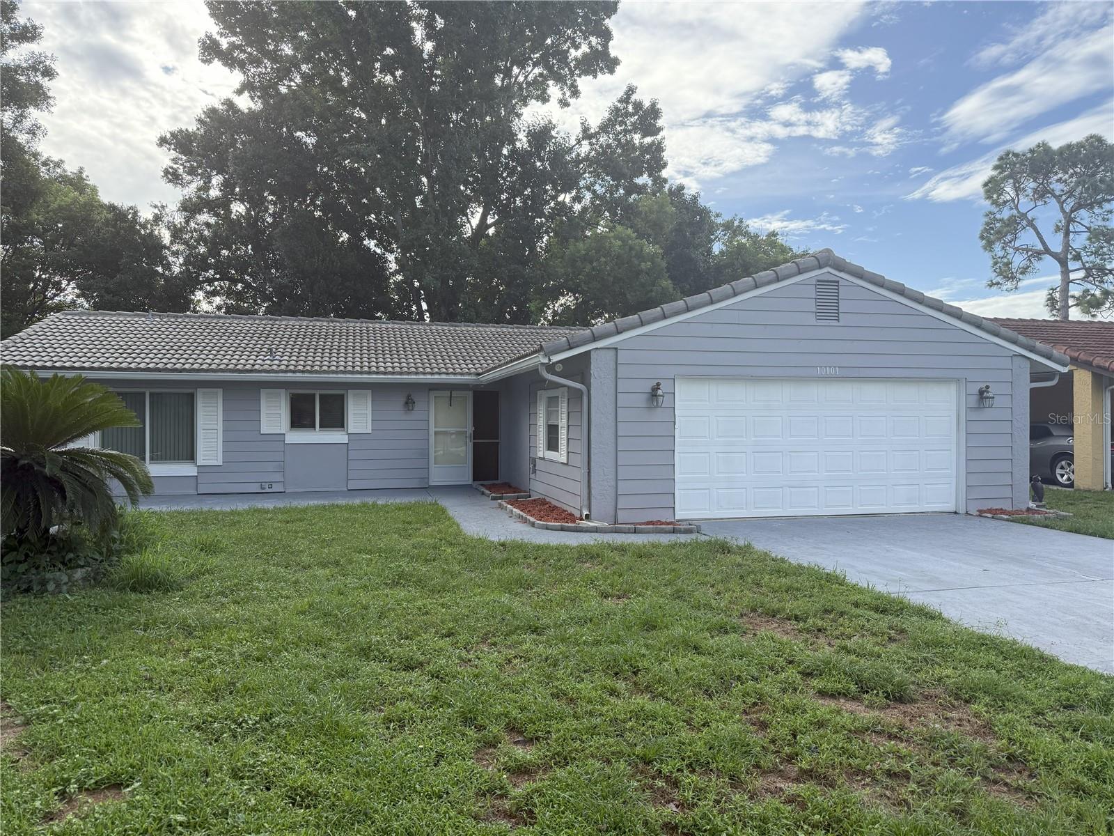 Welcome to this spacious 3-bedroom, 2-bath single-family home located on a quiet cul-de-sac in the desirable Williamsburg/Lime Tree Village neighborhood.
Interior features:
- Open and airy floor plan
- Bright living and dining areas perfect for entertaining
- Well-appointed kitchen with plenty of cabinet and counter space
- Comfortable bedrooms and bathrooms
Exterior:
- Situated on a .26-acre lot with mature landscaping ( Lawn service is included)
- Private backyard for outdoor gatherings
- Attached garage and plenty of driveway parking
- Convenient access to Orlando International Airport, I-Drive, SeaWorld, Universal, and Disney
- Close to shopping, dining, and entertainment
*Bonus Amenity Included* -All RE/MAX 200 Realty Property Management Division residents are enrolled in the Resident Benefits Package (RBP) for $49.95/month which includes liability insurance, credit building to help boost the resident’s credit score with timely rent payments, up to $1M Identity Theft Protection, HVAC air filter delivery (for applicable properties), move-in concierge service making utility connection and home service setup a breeze during your move-in, our best-in-class resident rewards program, on-demand pest control, and much more! More details upon application. No Pets are allowed.