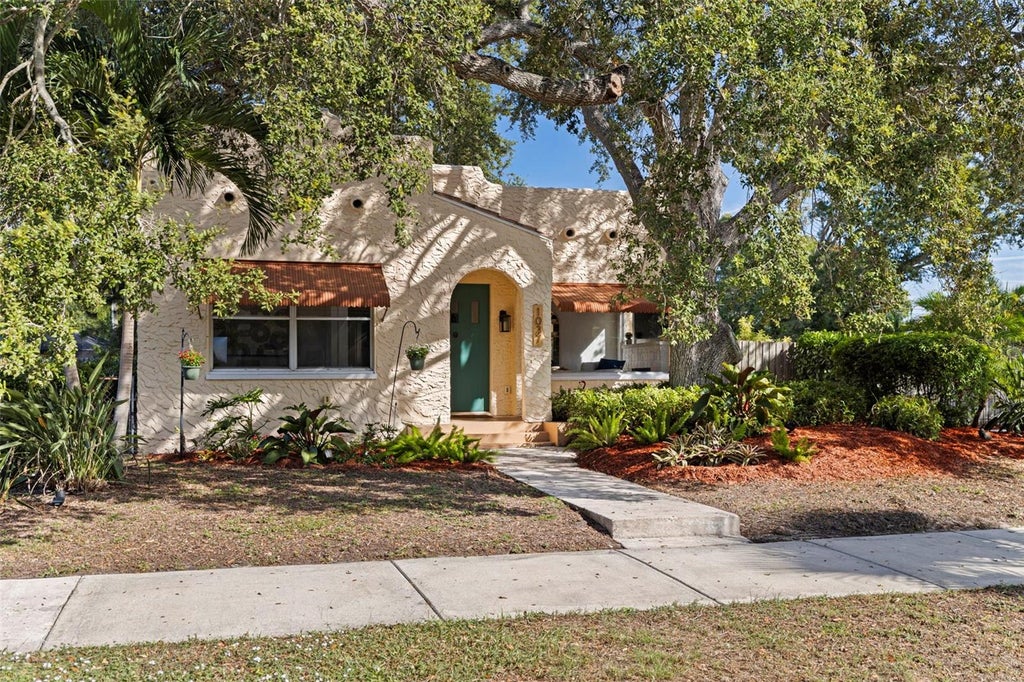 Photo of 1037 51st Avenue N, St Petersburg, FL 33703 (MLS # TB8553056)