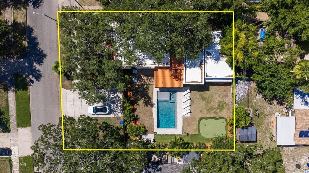 Photo of 1037 51st Avenue N, St Petersburg, FL 33703 (MLS # TB8553056)