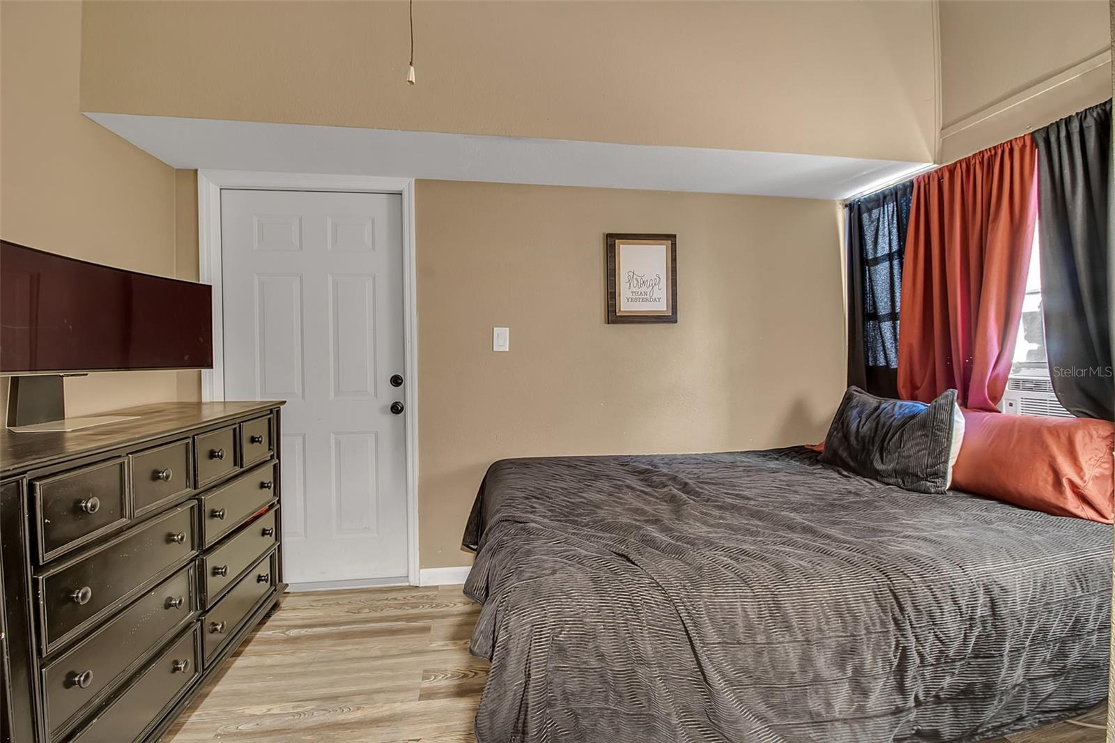 CUTRONA SUB - Residential