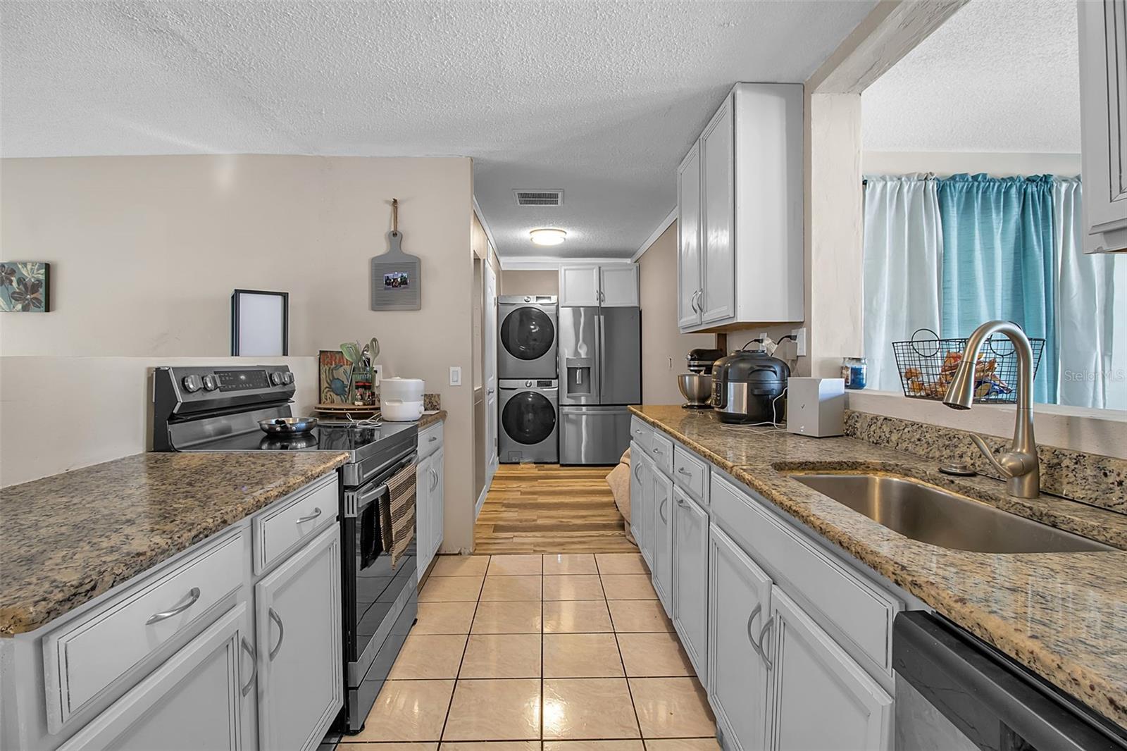 CUTRONA SUB - Residential