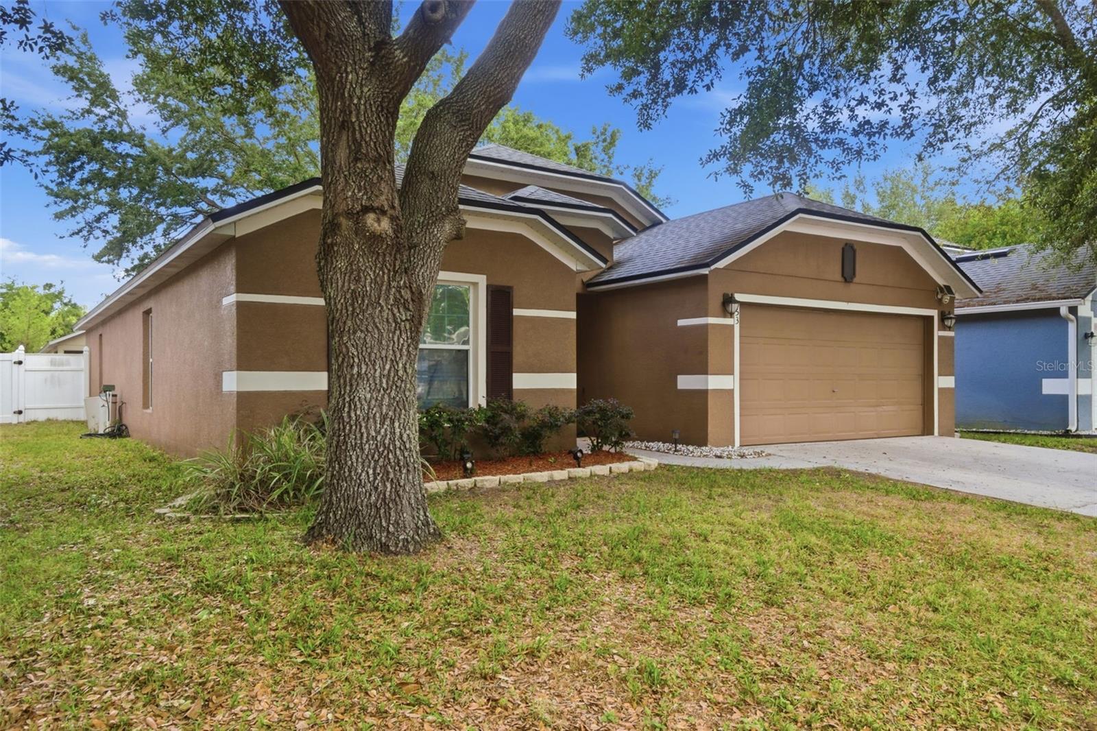 553 MAIDENHAIR COURT
