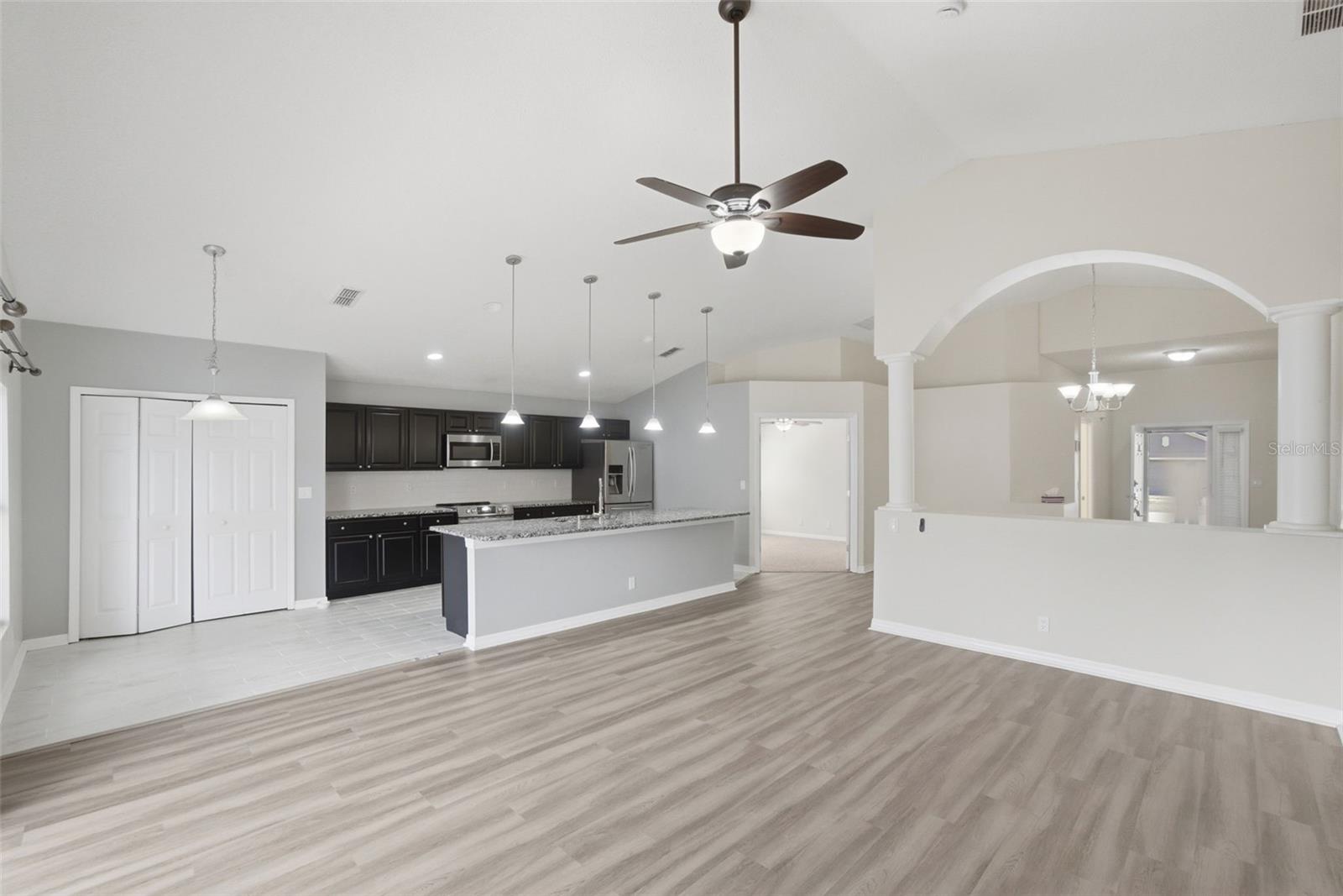 BLUE SPGS VILLAS - Residential