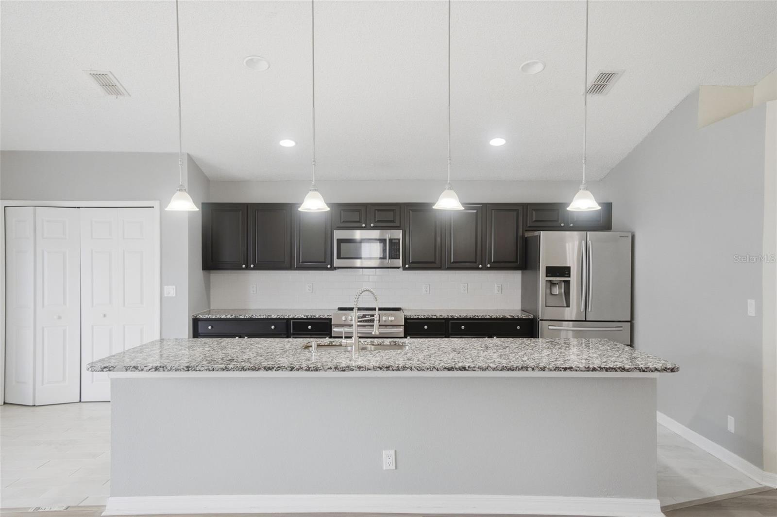 553 MAIDENHAIR COURT