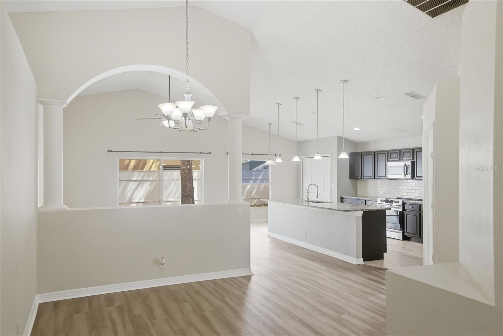 BLUE SPGS VILLAS - Residential