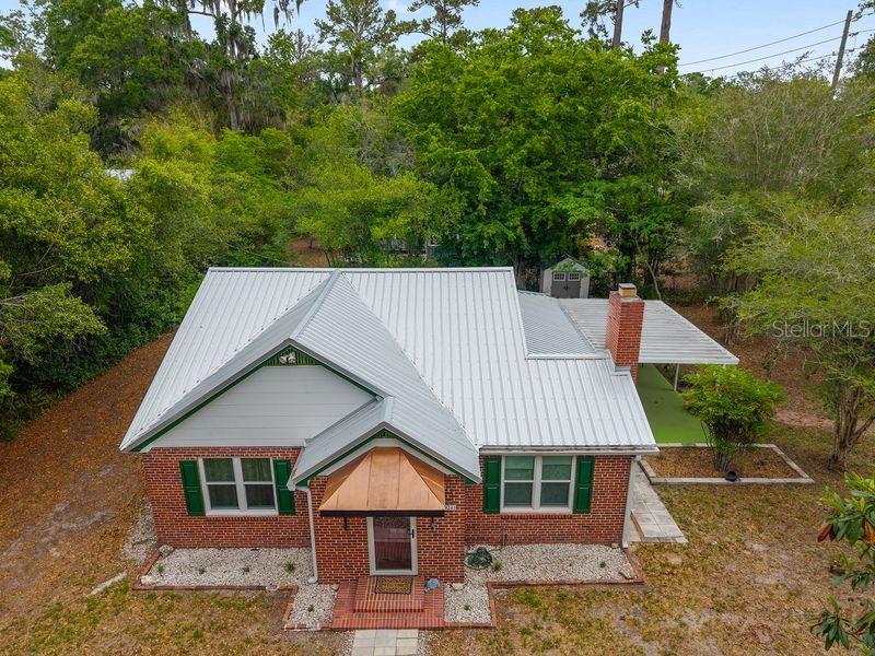 824 NE 9TH AVENUE