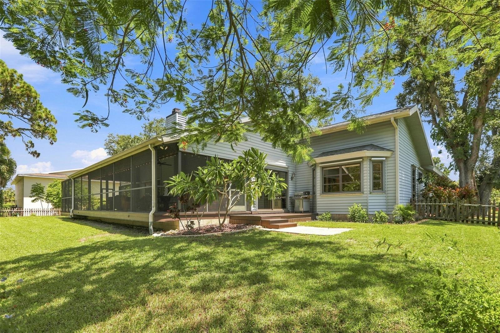 881 PINTO CIRCLE