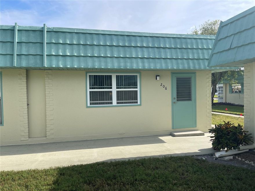 This furnished 55+ condo in the gated community of Kings Point is a perfect way to escape the cold and come enjoy the Florida lifestyle. Kings Point has clubs to join, bus trips, shows, restaurants, 3 pools and so much more for you to do. Rent includes everything but electric so come visit and experience the active lifestyle of the community.