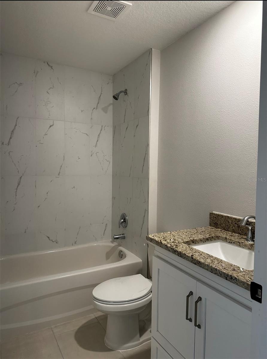 DAYTONA PARK ESTATES SEC C - Residential Lease