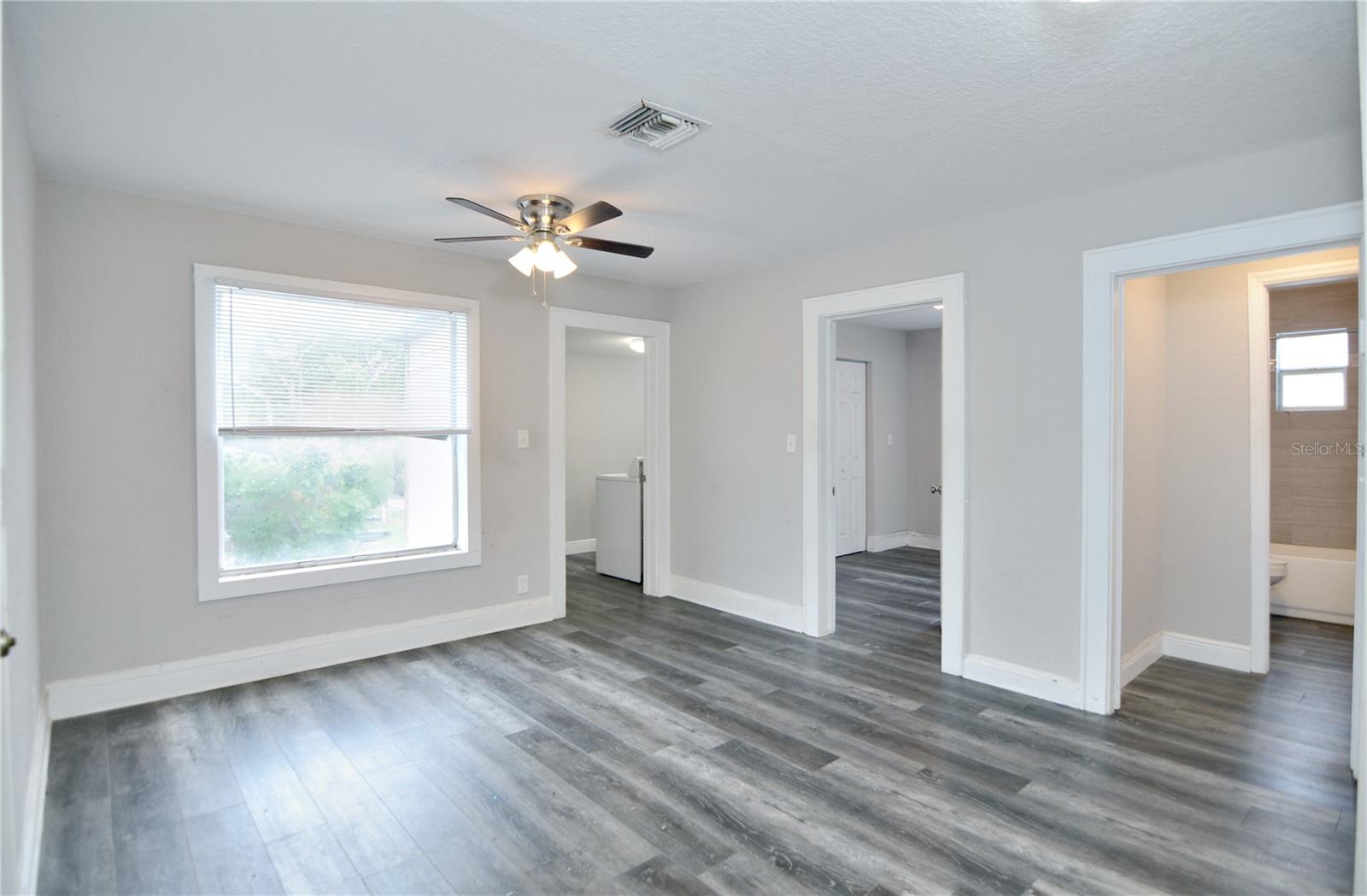 PLAZA PARK ADD CLEARWATER IMPROV CO CORR - Residential Lease