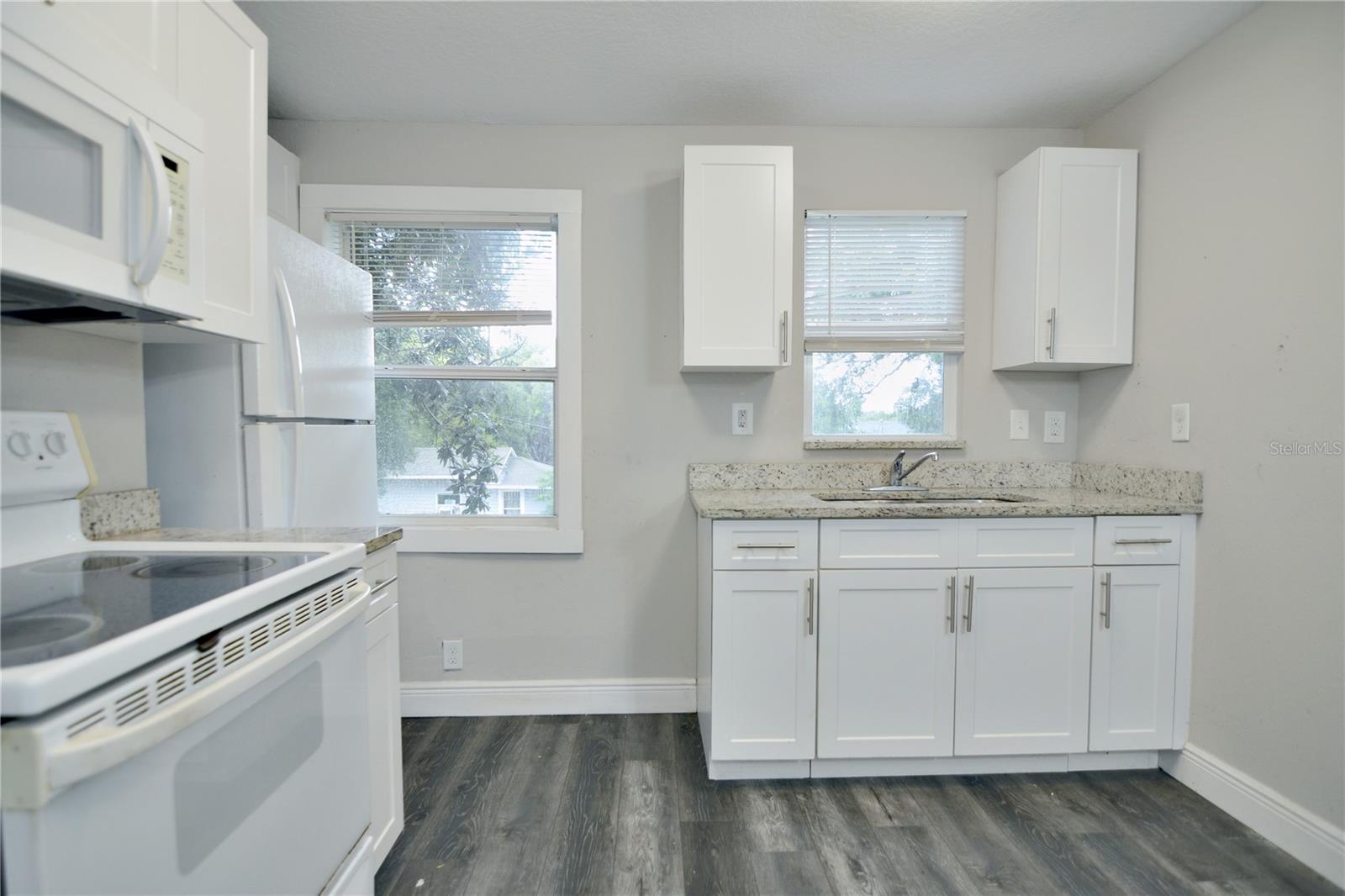 PLAZA PARK ADD CLEARWATER IMPROV CO CORR - Residential Lease