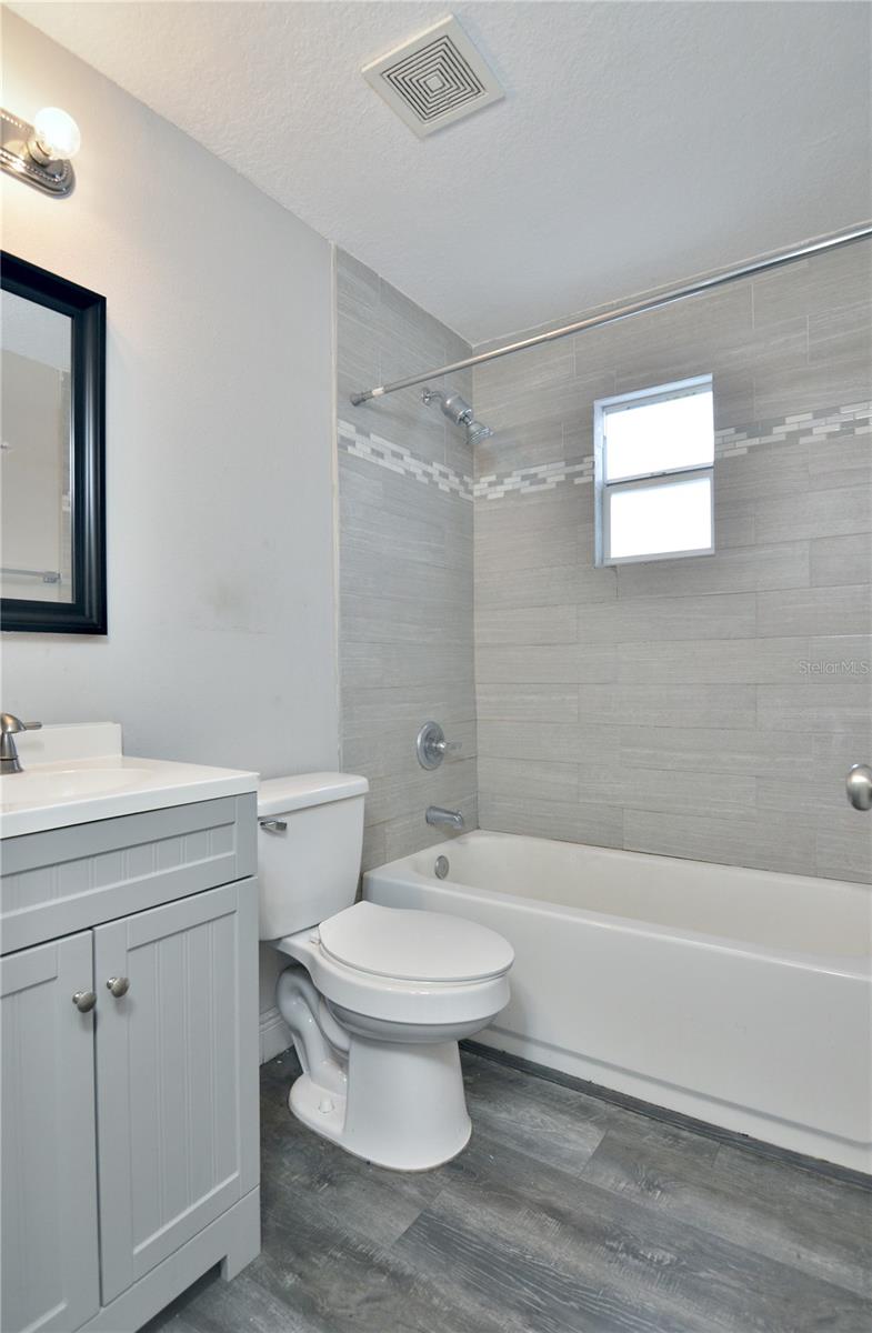 PLAZA PARK ADD CLEARWATER IMPROV CO CORR - Residential Lease