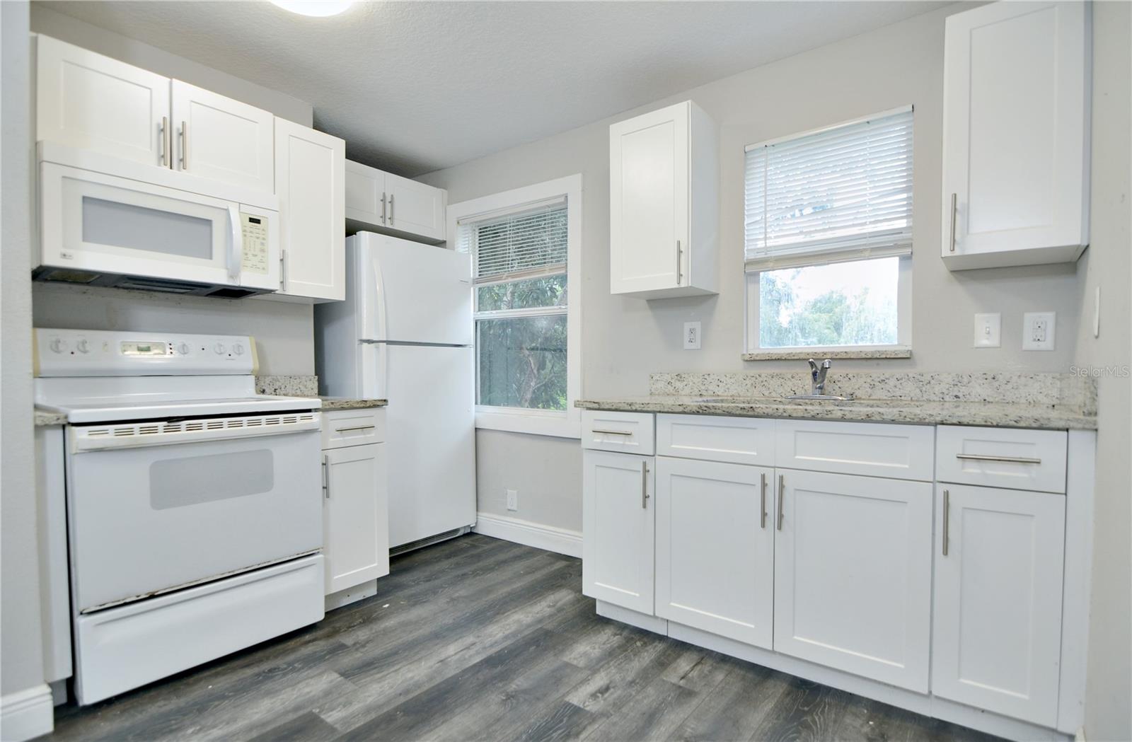 PLAZA PARK ADD CLEARWATER IMPROV CO CORR - Residential Lease