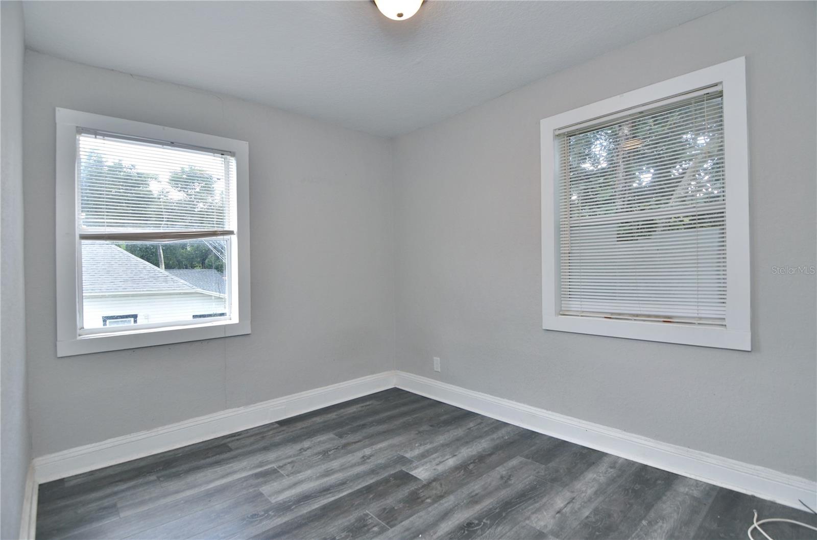 PLAZA PARK ADD CLEARWATER IMPROV CO CORR - Residential Lease