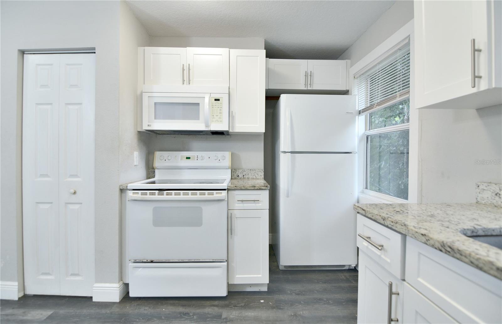 PLAZA PARK ADD CLEARWATER IMPROV CO CORR - Residential Lease