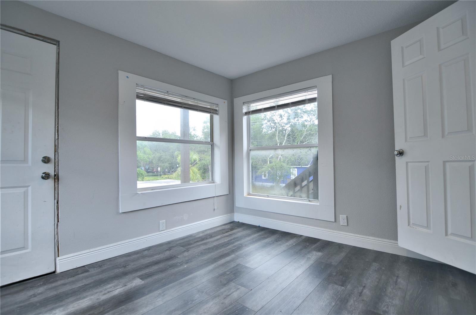 PLAZA PARK ADD CLEARWATER IMPROV CO CORR - Residential Lease