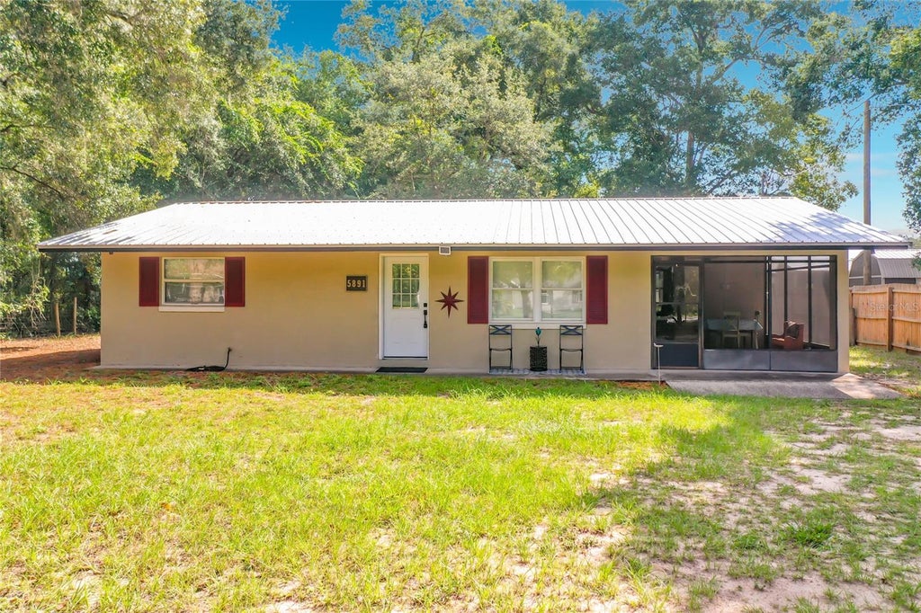 Photo of 5891 SE 171st Court, Ocklawaha, FL 32179 (MLS # G5118030)