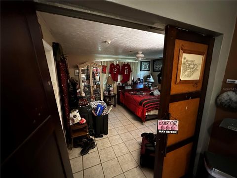 A home in WINTER HAVEN