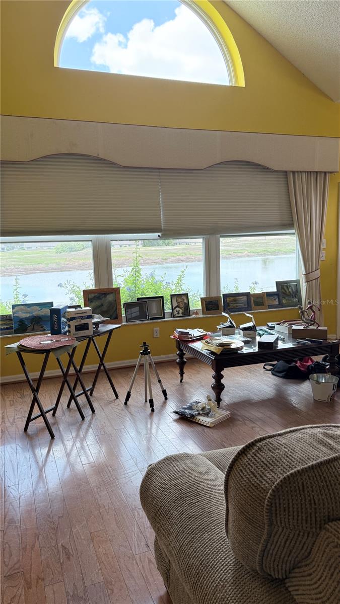 MANCHESTER 1 CONDO PH - Residential