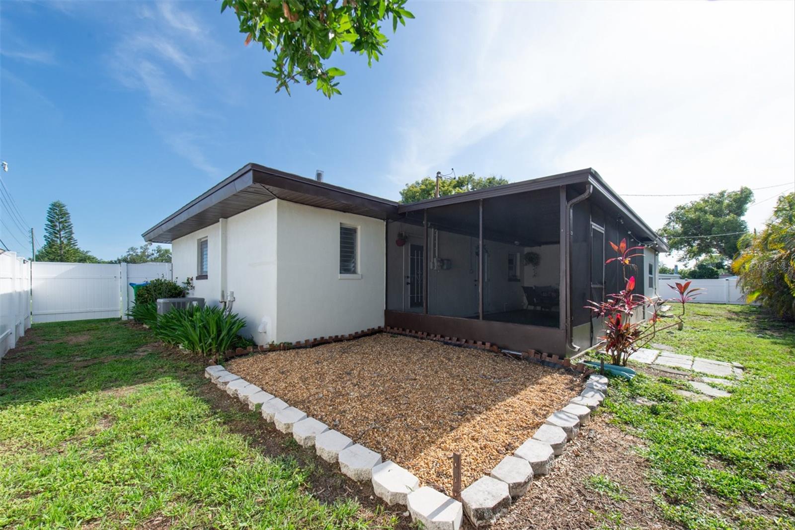 SUNNY PARK GROVES - Residential