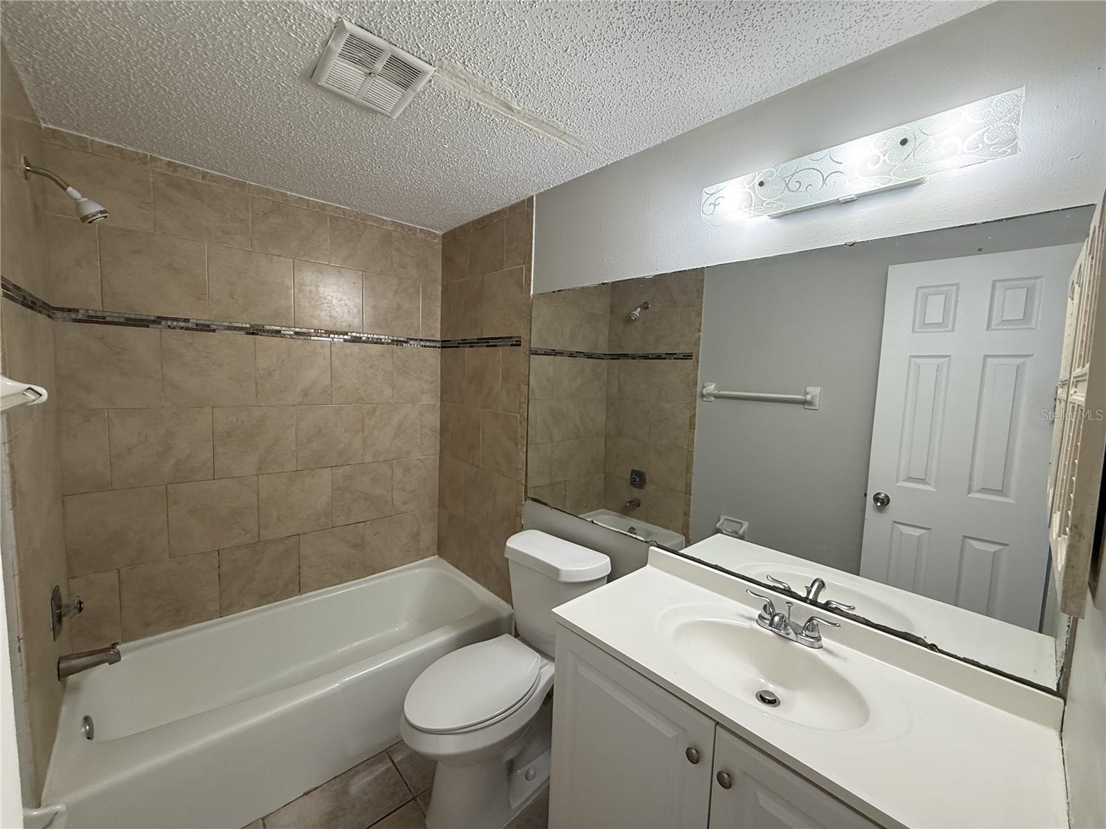 NOKOMIS - Residential Lease