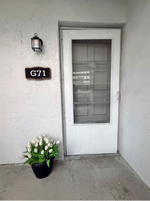 Photo of 3815 N Oak Drive #G71, Tampa, FL 33611 (MLS # TB8501912)