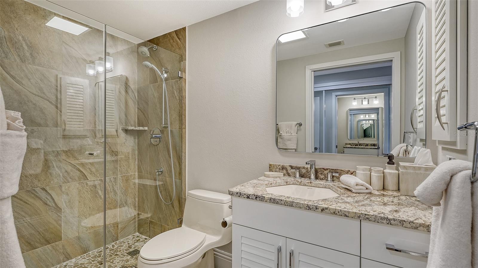 GRAND BAY 1 - Residential Lease