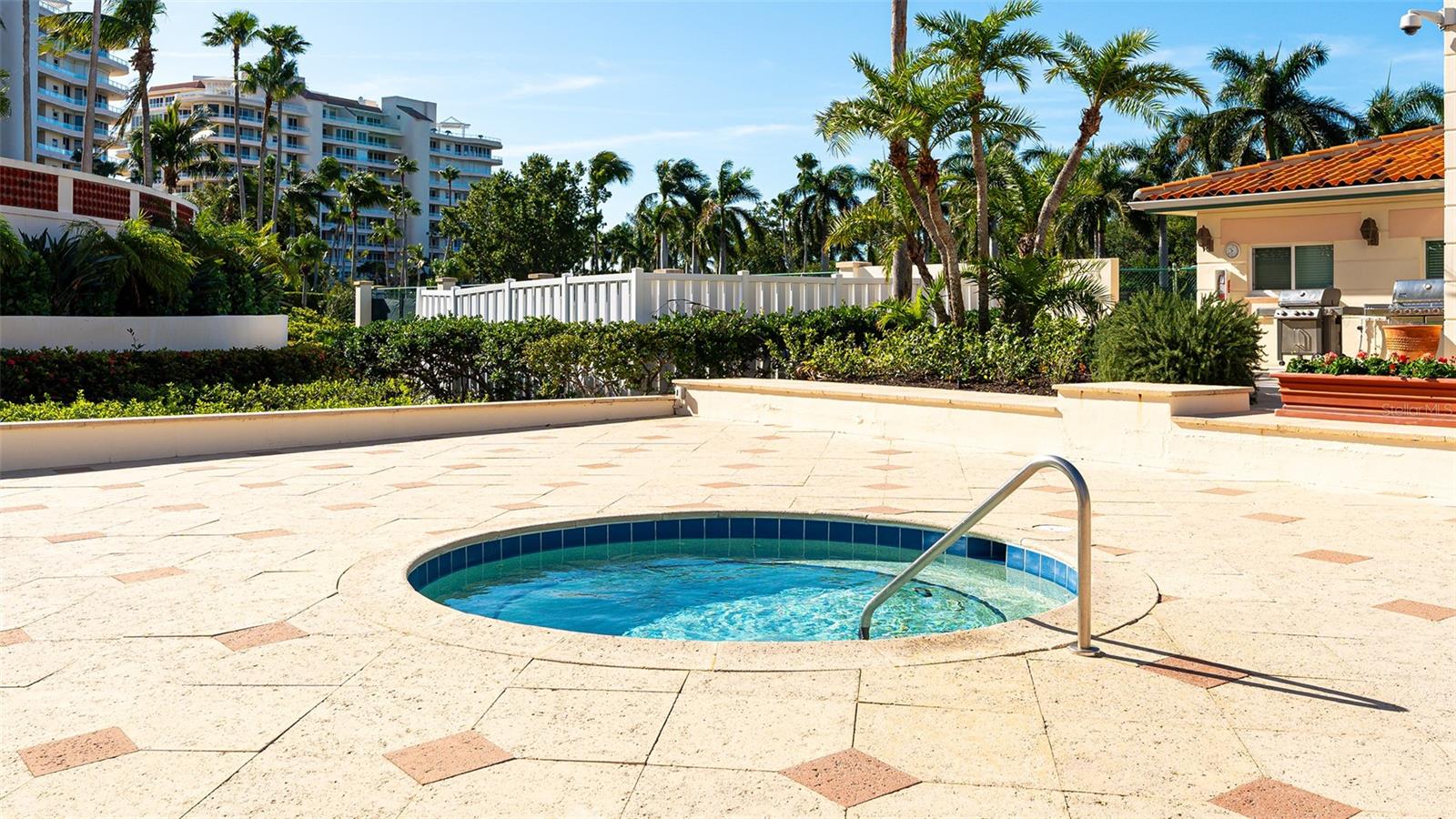 GRAND BAY 1 - Residential Lease